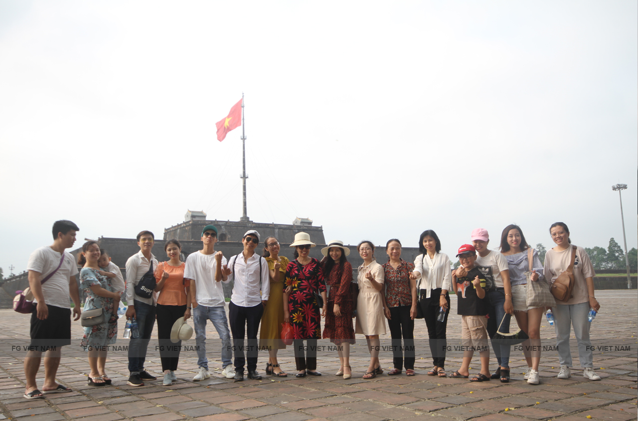 2019-tour-hue-11