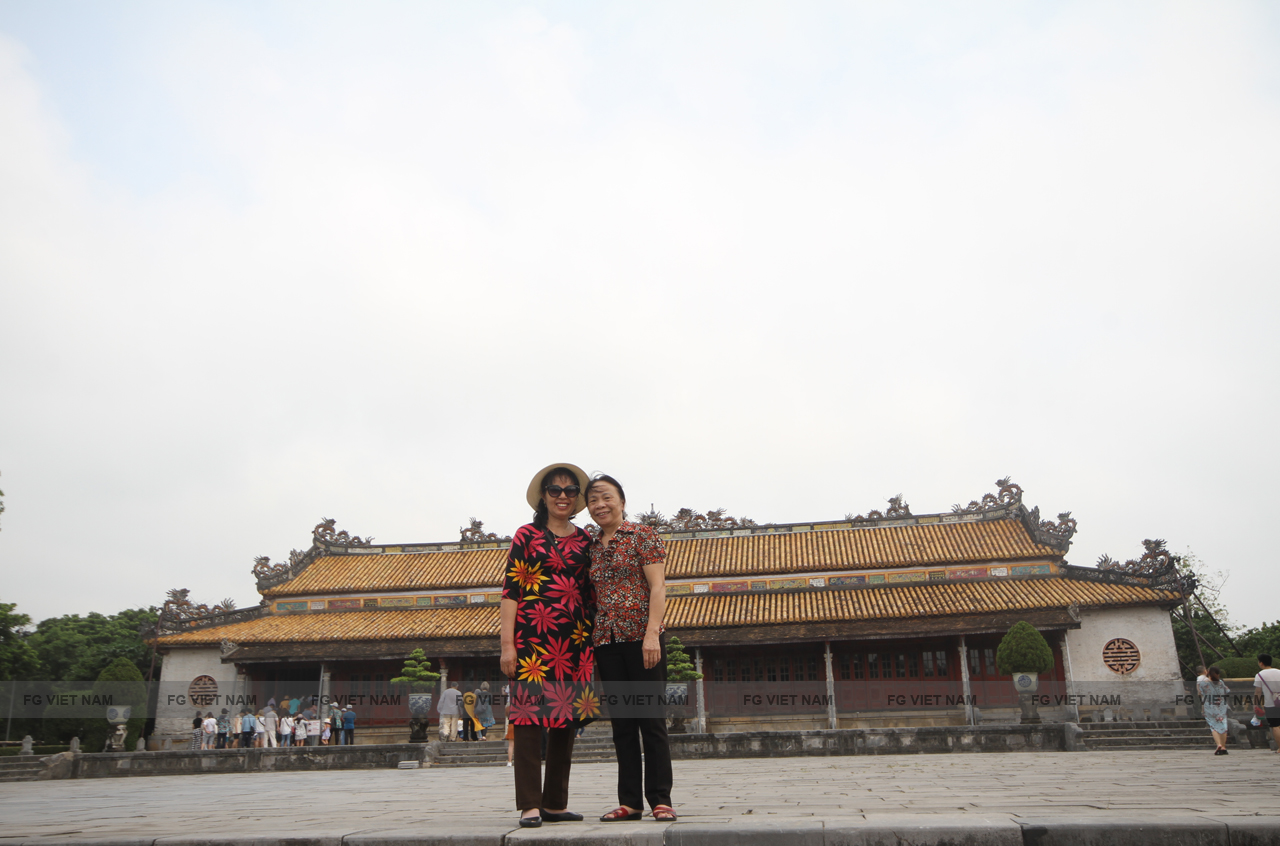 2019-tour-hue-12
