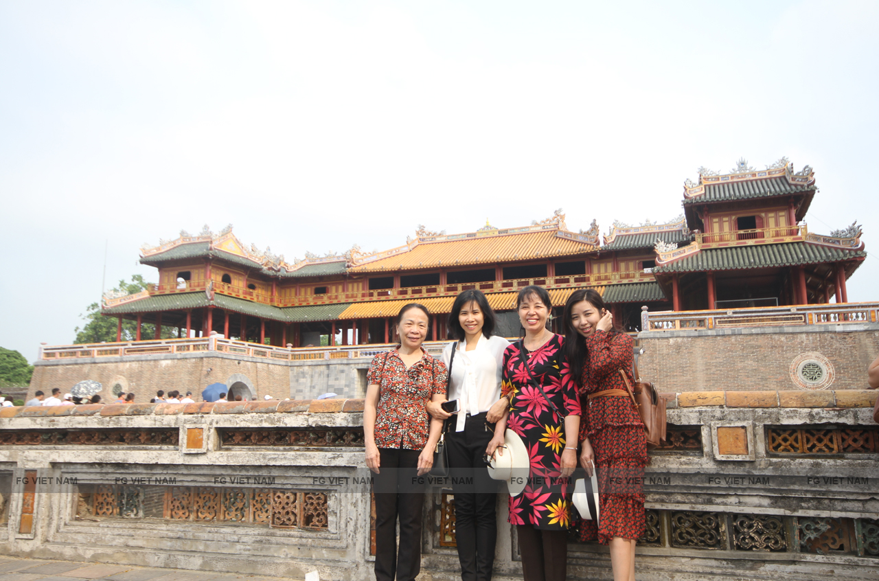 2019-tour-hue-13