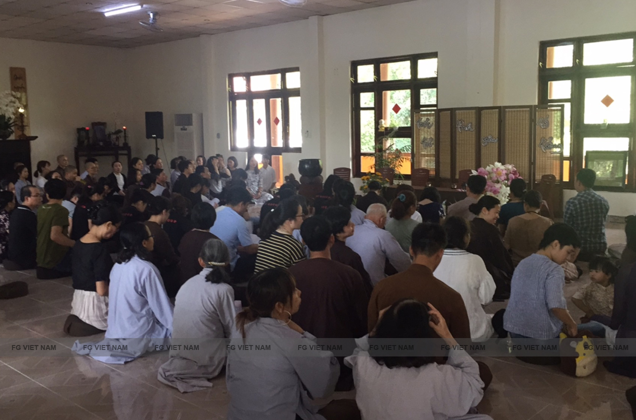 2019-tour-hue-04