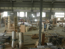 Sản xuất đồ gỗ và vật liệu cao cấp