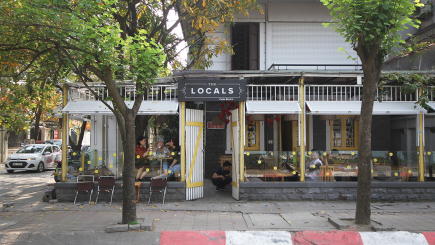 Vẻ đẹp thanh thoát mộc mạc của quán cafe Locals Trích Sài -Tây Hồ